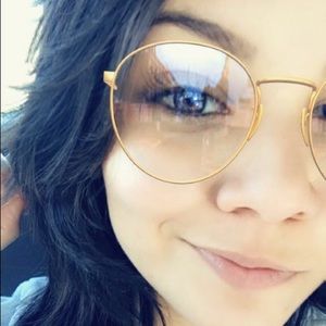 Meet your Posher, Ana